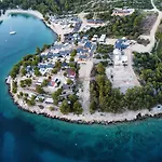 Luce Mobile Homes L1, L2, L3 Apartment *